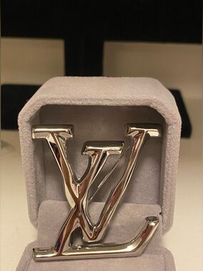 Fashion Jewelry Silver Tone L-V Monogram Luxury Brooch Unisex